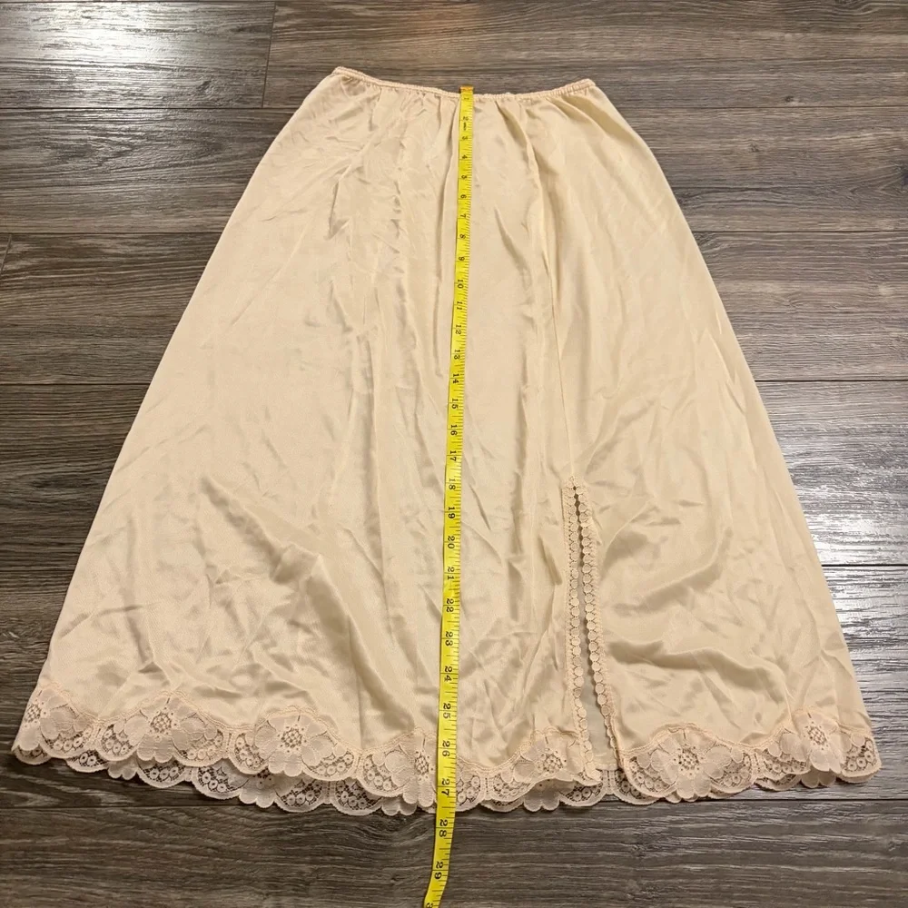 70s/80s European Vintage Silky Lace Split Hem Midi Slip Skirt Champagne/Nude M